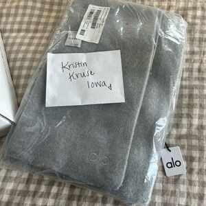 Alo Yoga 100% Merino Wool Scarf